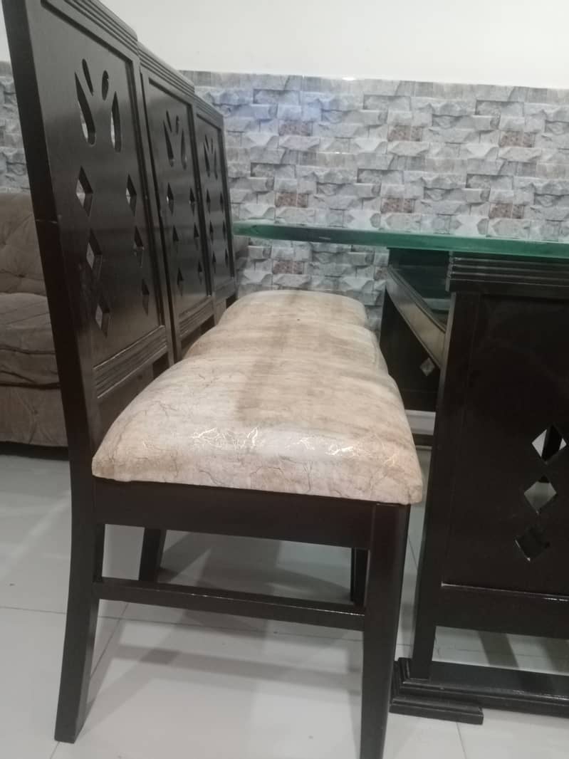 Dining Table (Double Glass) with 06 Chairs 5