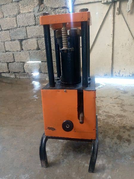 Car AC pipe punch Machine 2