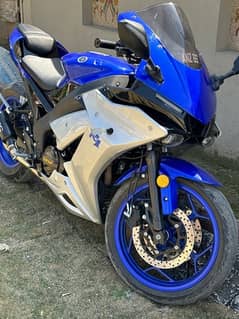 R1 replica