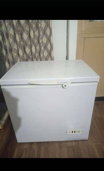 dawlance deep freezer 1 year used 10by10 condition 0