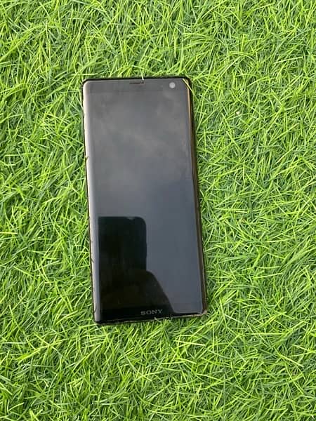 sony experia xz3  64 gb 10/9 condition contact 03307047981 3