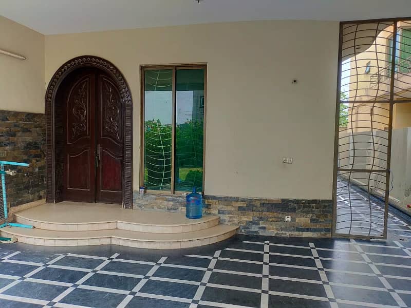 1 Kanal Independent House For Rent 16