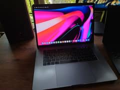 MacBook Pro 15 inch 2017, Space Grey