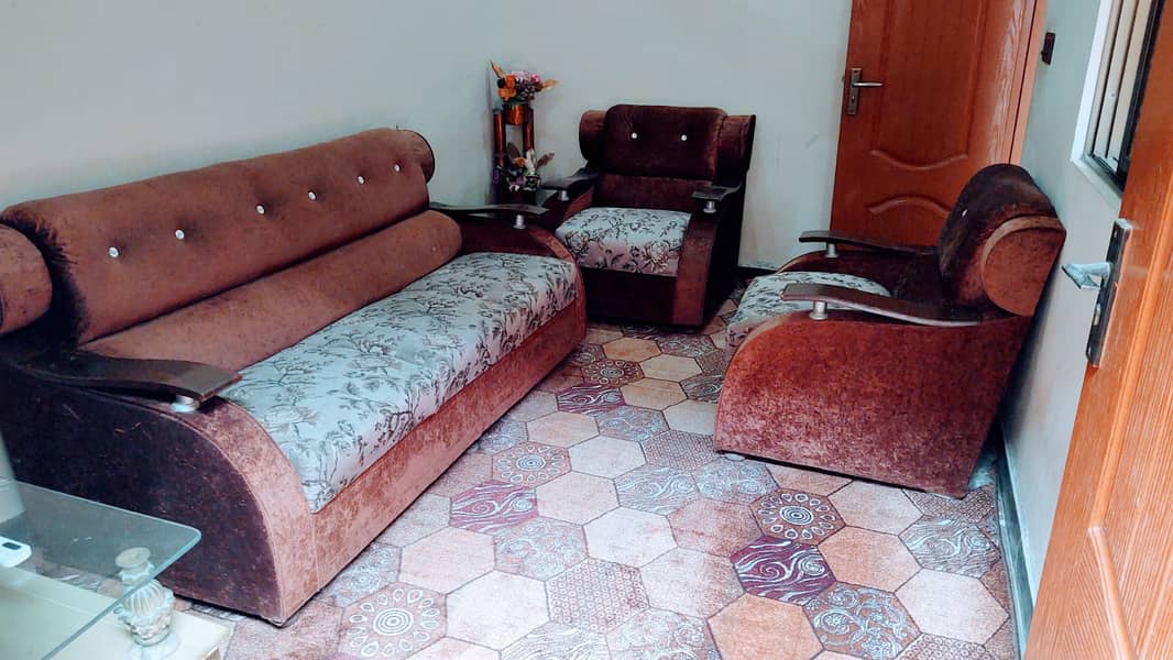 urgent Sale 5 seater sofa set 1