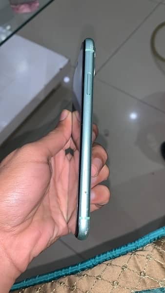 iPhone 11  factory urgent sale 5