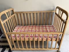 Baby cot in a very good condition.