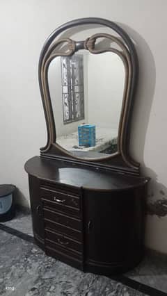 dressing table