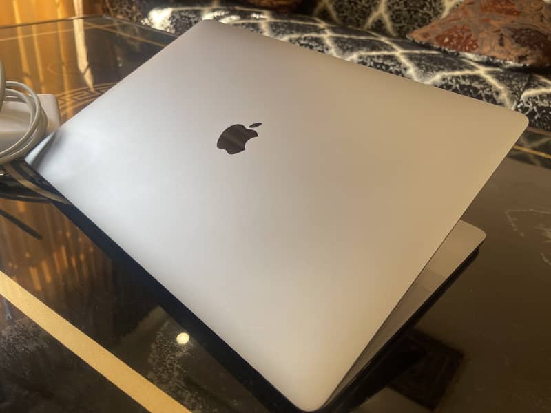 MacBook Pro2016, Core i7,15"Ratina Dsply, 16GB Ram,500GB SSD 2