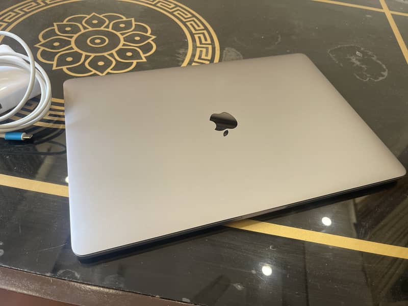 MacBook Pro2017, Core i7,15"Ratina Dsply, 16GB Ram,256GB SSD 3