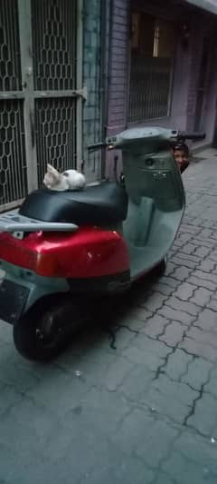 Vespa Scooter 100cc for sale only call in 03348074303