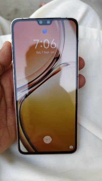 Vivo V30 6