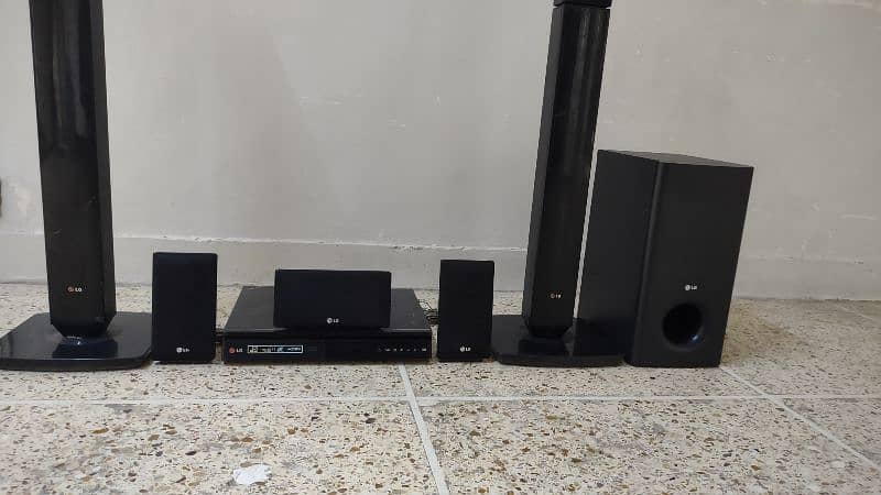 LG DTS 5.1 Home theater 2