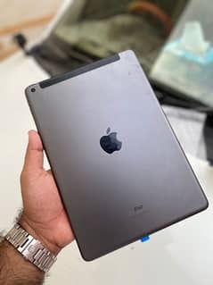 ipad 9th generation  64GB with box 10 /10 condition