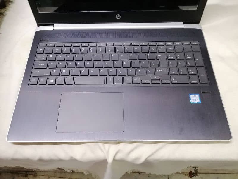 hp probook 450 G5 15.6 inches with num pad 1