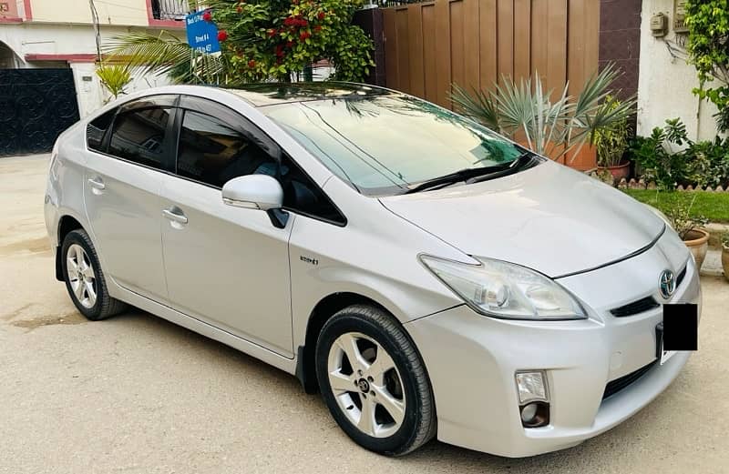 Toyota Prius 2014 karachi 0