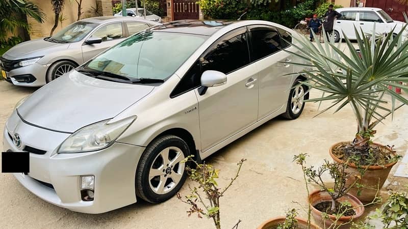 Toyota Prius 2014 karachi 1