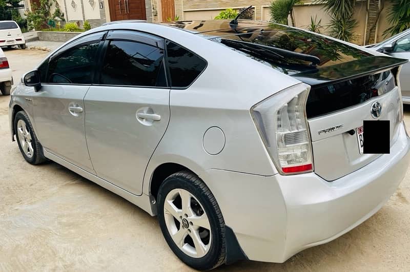 Toyota Prius 2014 karachi 3