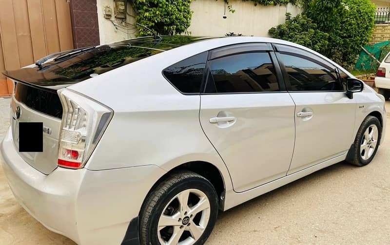 Toyota Prius 2014 karachi 4