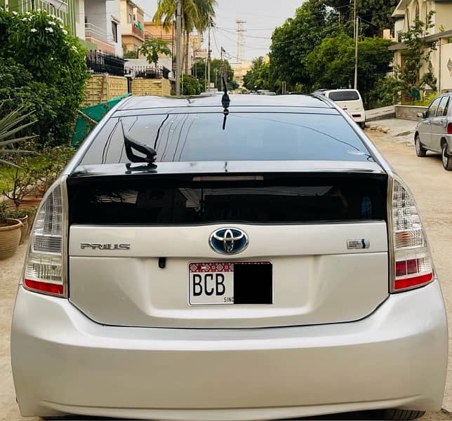 Toyota Prius 2014 karachi 5