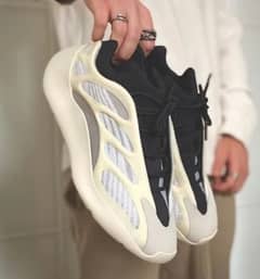 Adidas Yeezy Boost 700 V3 - Azael