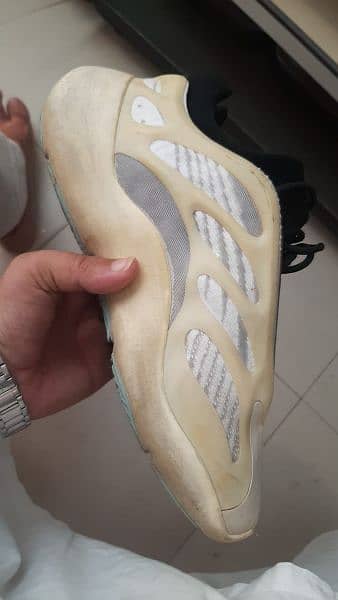 Adidas Yeezy Boost 700 V3 - Azael 2