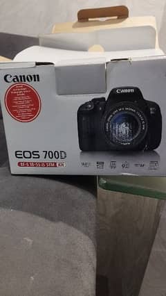 Canon Eos 700D with box