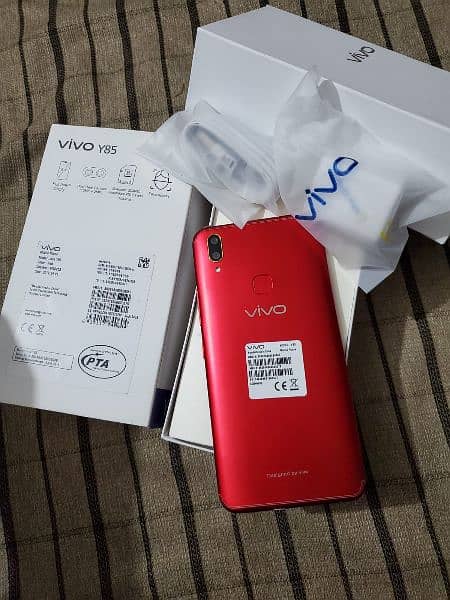 Vivo y85 4gb 64 gb box pack pta Approved 5