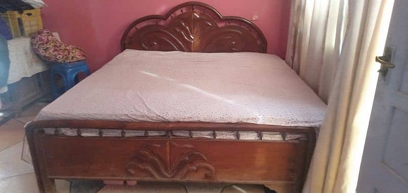 used king size bed with side table 3