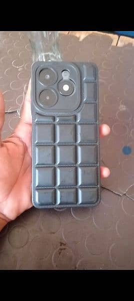 Tecno spark 20c used mobile 4 months price 27000  = 03421047947 1