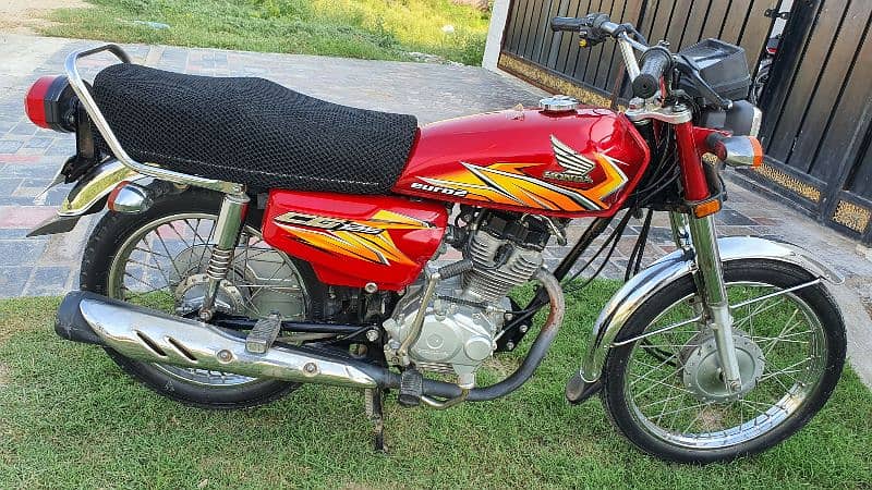 Honda CG 125 22 model like new 4000km drive 1