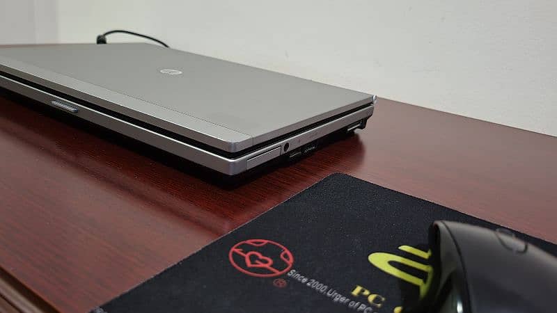 HP ELITEBOOK 2560p 8