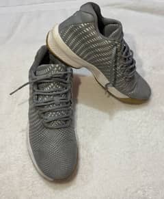 jordan B. Fly cool grey