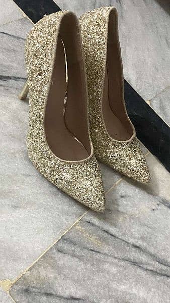 golden heels 1