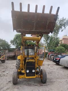 massey Ferguson tractor imported 375 England made