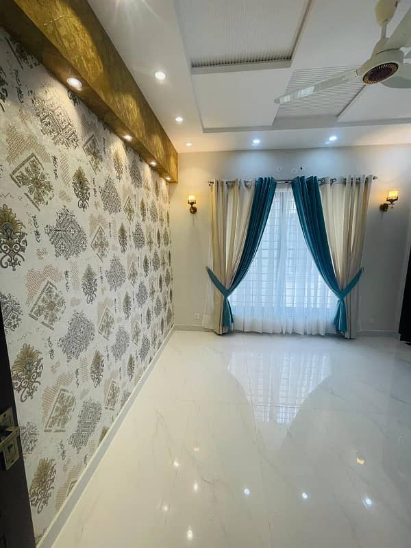 10 Marla Like A Brand New House Is Available For Rent In Jasmine Block Bahria Town Lahore 0