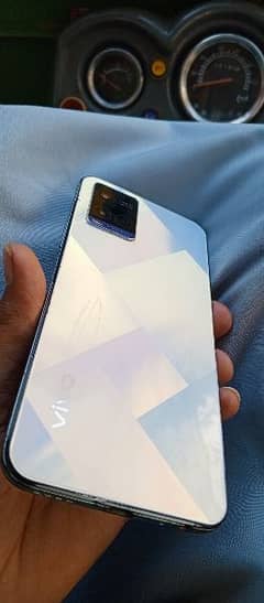 vivo Y21   (( 4 RAM 64GB  storage))