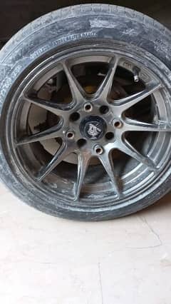 10/10 condition 4 Alloy rim with tyre