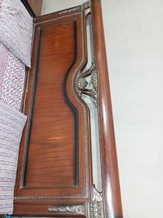 I m selling my bedroom set