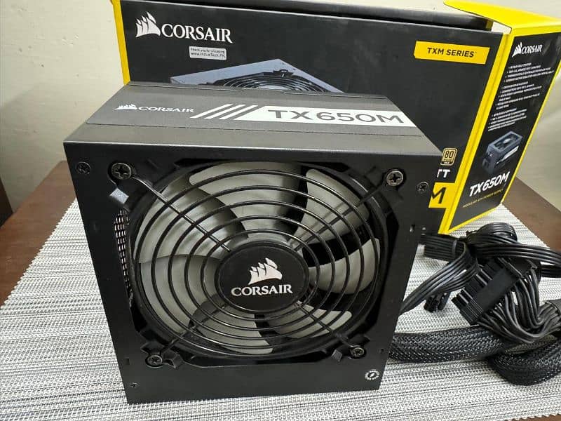 Corsair TX 650 m PSU 3