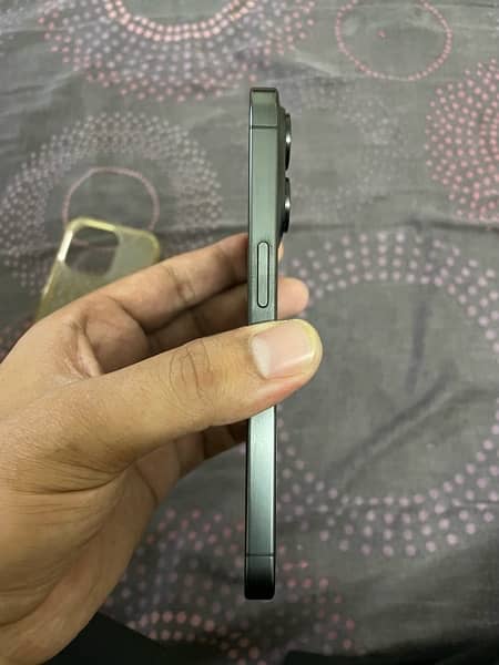 Iphone 15 pro Physical+esim non Pta 4