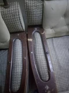 good sofa bas ik sofa ki ik side damage ha jo pic ma ha