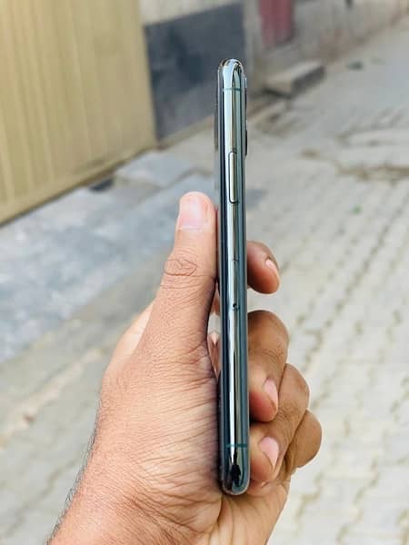 iphone 11 pro 64 GB BH 81 face id off 5