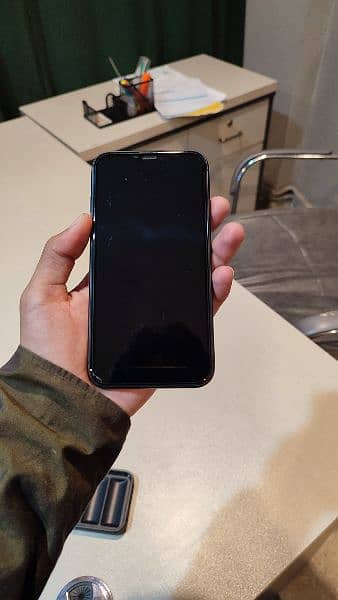 iPhone 11 like new 7