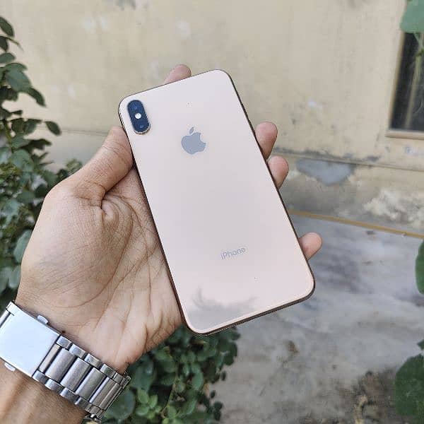 iPhone xs max factory unlocked 1