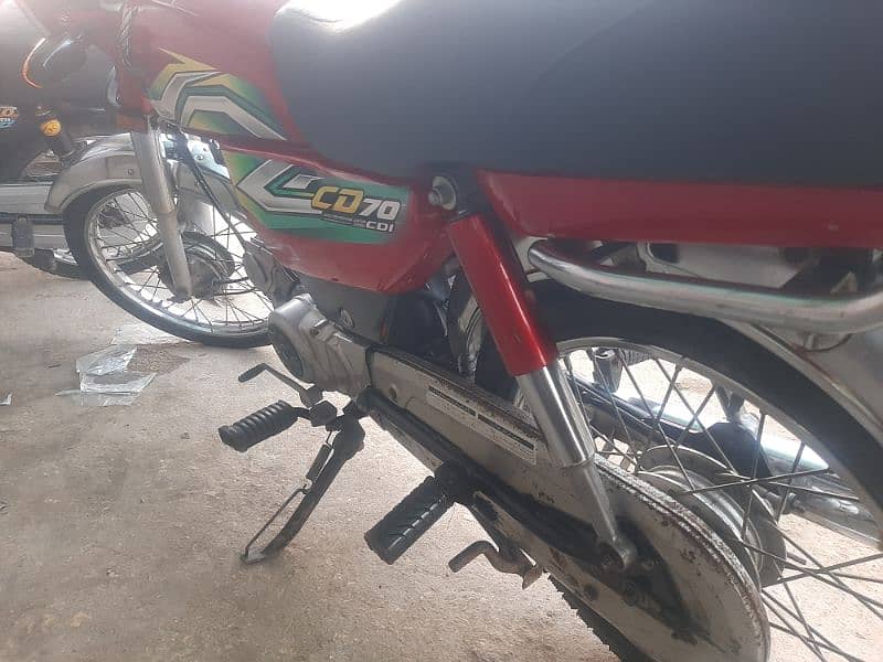 honda cd70 10 by 10 mint condition 4