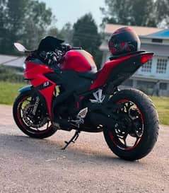 yamaha r3 mint contion 250 cc my whatsap 03298719598