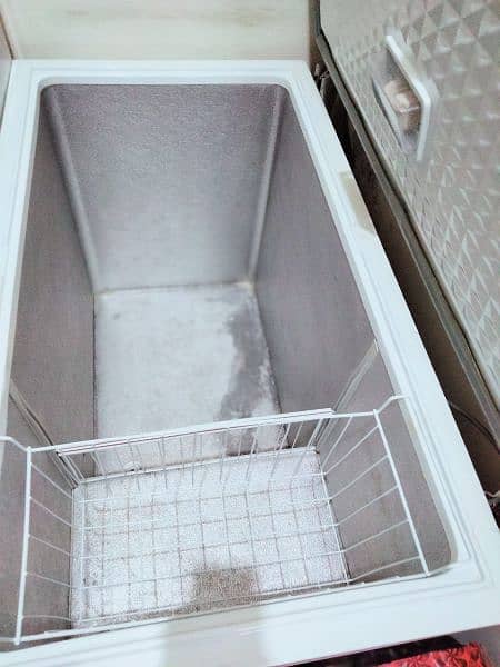 Dawlance freezer new and excellent condition 4