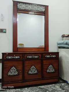 dressing table