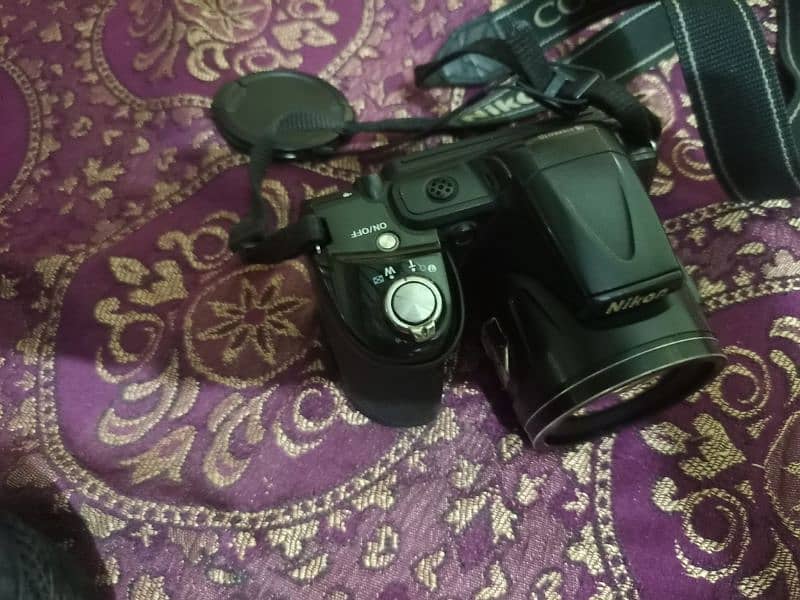 camera for sale all ok 8 sal hain sath ma 4