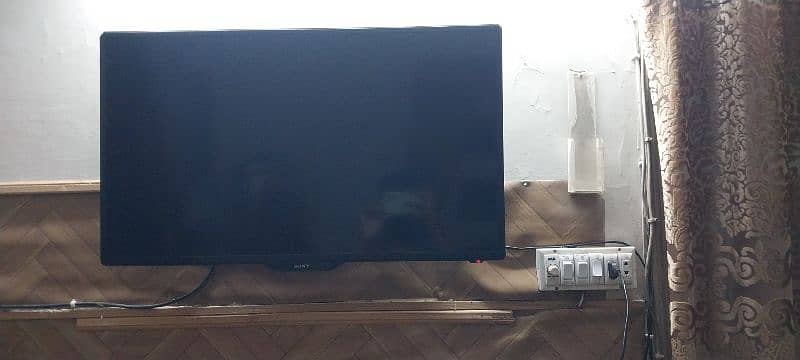 SONY 32 inch Lcd 0